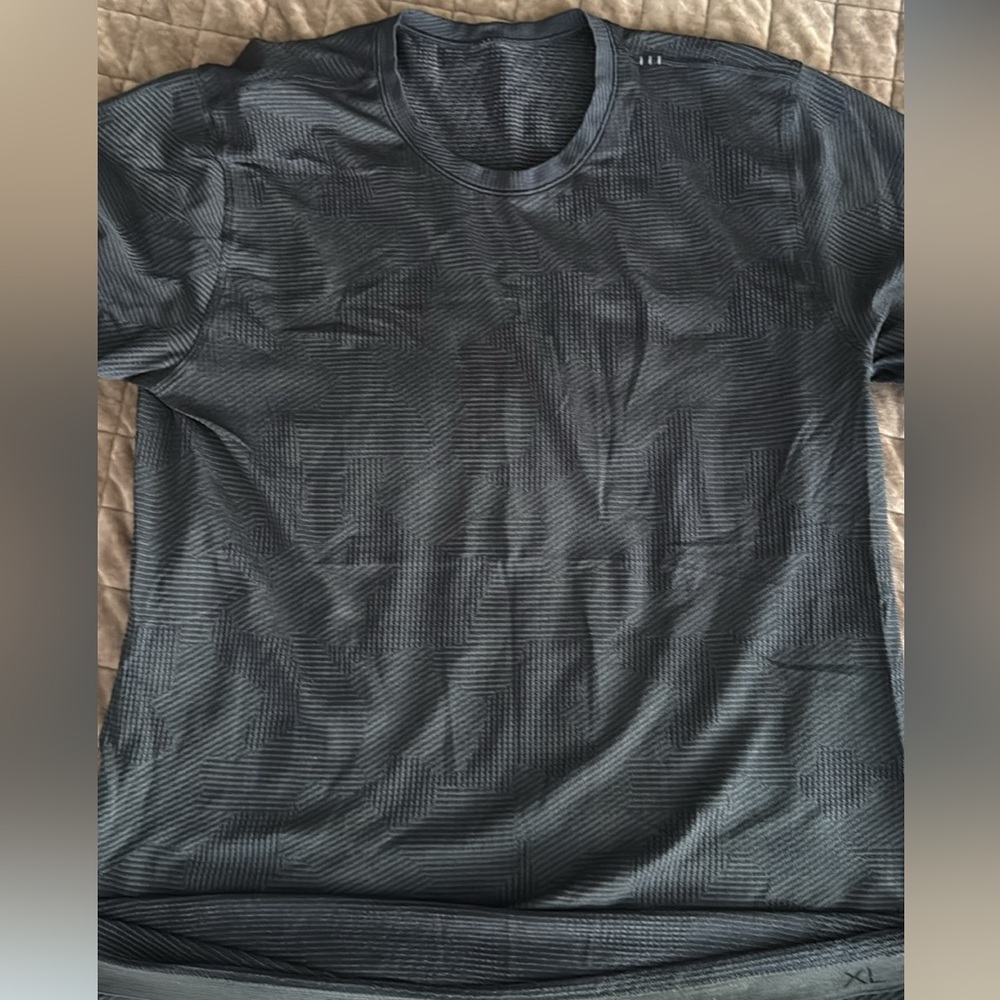 lululemon athletica Black Patterned Short Sleeve Tee